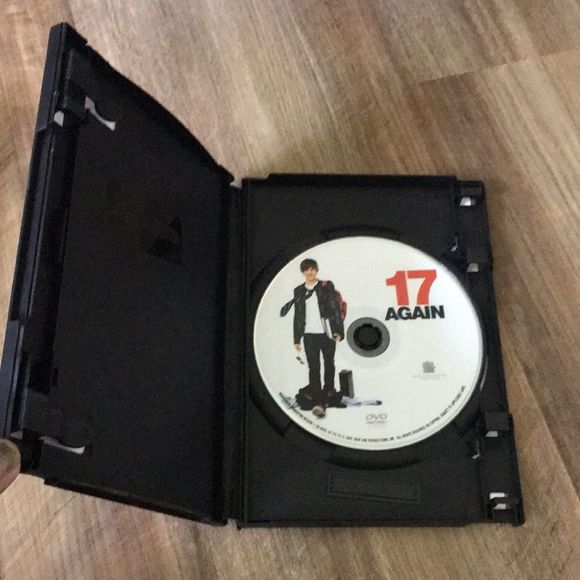🌎 25% Off Bundles of 2+ items 🌎 17 Again - DVD - Picture 3 of 3